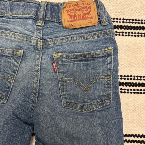 Little boys Levi 502 regular taper jeans - Picture 2 of 4